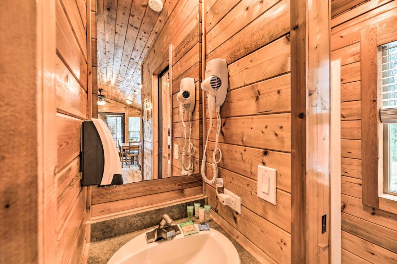 Beautiful New Bern Studio Cabin With Fire Pit! Zewnętrze zdjęcie